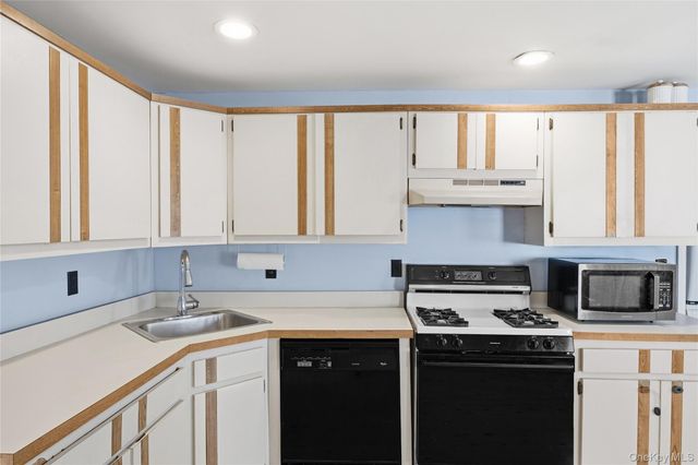 92 Wauwepex Trail, Ridge, NY 11961