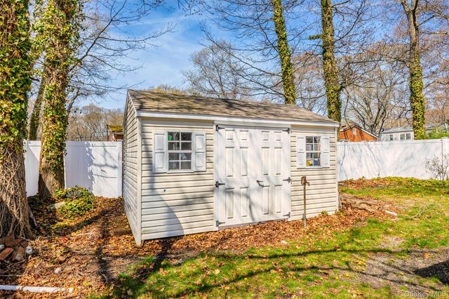92 Wauwepex Trail, Ridge, NY 11961