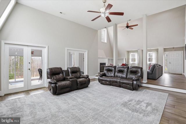 12 RIVER BLUFFS DR, Fredericksburg, VA 22407