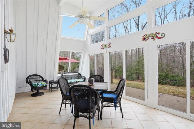 12 RIVER BLUFFS DR, Fredericksburg, VA 22407