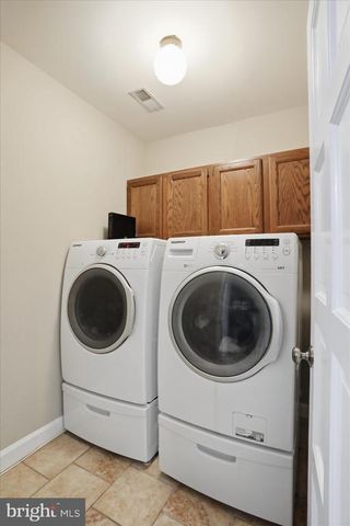 12 RIVER BLUFFS DR, Fredericksburg, VA 22407