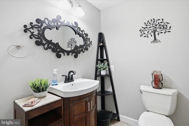 12 RIVER BLUFFS DR, Fredericksburg, VA 22407