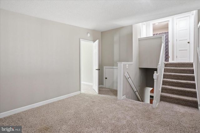 12 RIVER BLUFFS DR, Fredericksburg, VA 22407