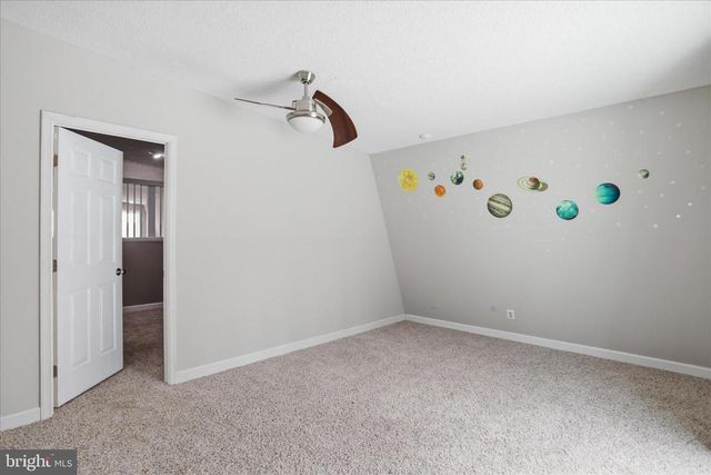 12 RIVER BLUFFS DR, Fredericksburg, VA 22407