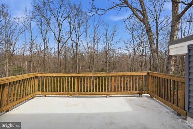 12 RIVER BLUFFS DR, Fredericksburg, VA 22407