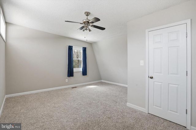 12 RIVER BLUFFS DR, Fredericksburg, VA 22407