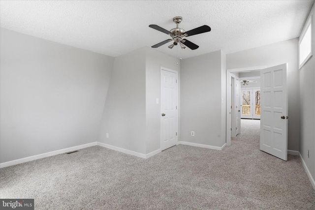 12 RIVER BLUFFS DR, Fredericksburg, VA 22407