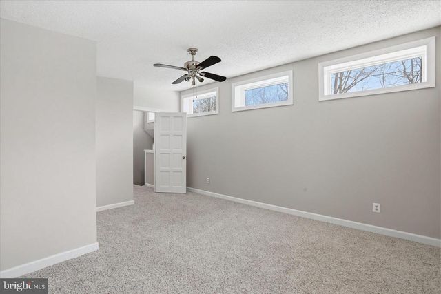 12 RIVER BLUFFS DR, Fredericksburg, VA 22407