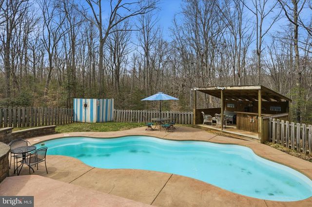 12 RIVER BLUFFS DR, Fredericksburg, VA 22407