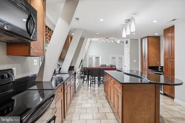 12 RIVER BLUFFS DR, Fredericksburg, VA 22407