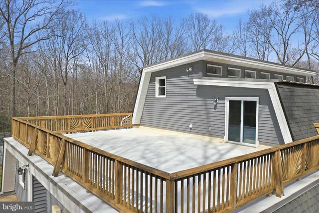 12 RIVER BLUFFS DR, Fredericksburg, VA 22407