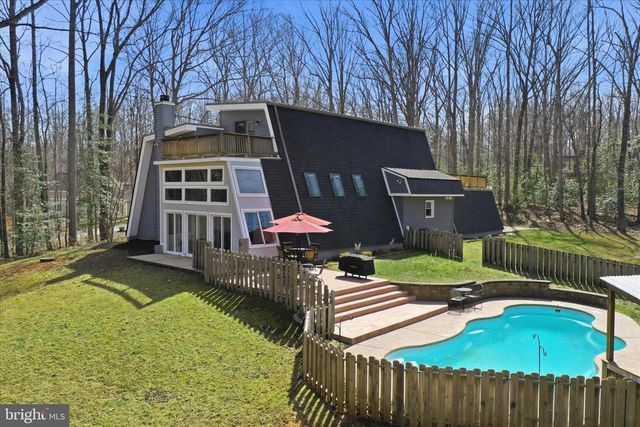 12 RIVER BLUFFS DR, Fredericksburg, VA 22407