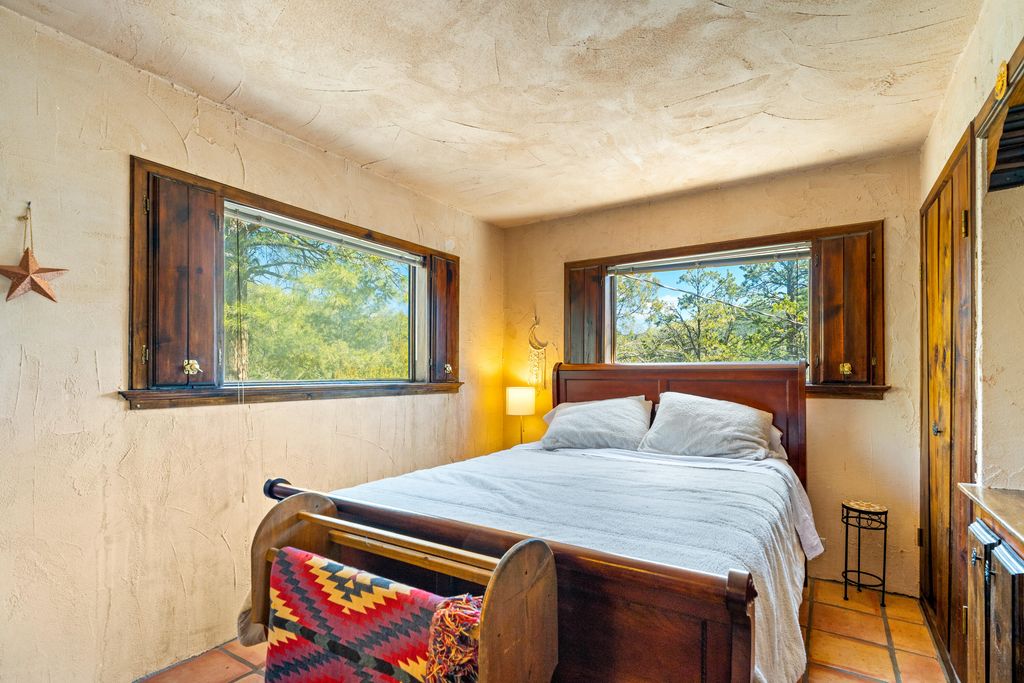 Image 13 of property listing at 575 Redondo Road, Jemez Springs, NM 87025