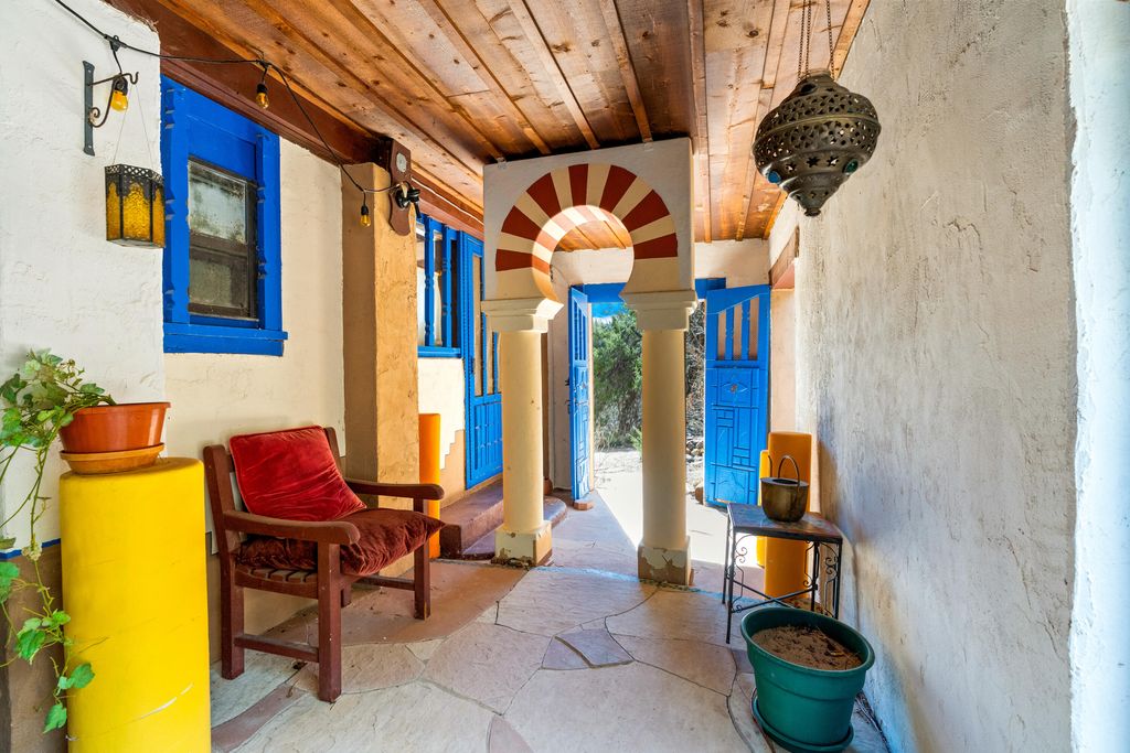 Image 4 of property listing at 575 Redondo Road, Jemez Springs, NM 87025