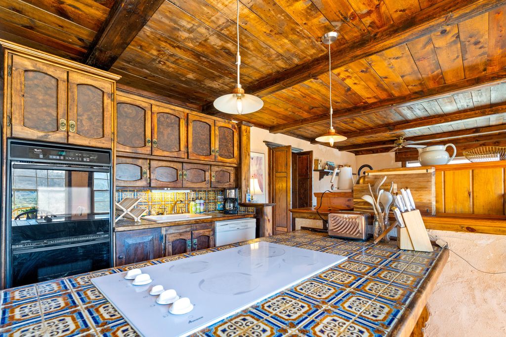 Image 8 of property listing at 575 Redondo Road, Jemez Springs, NM 87025