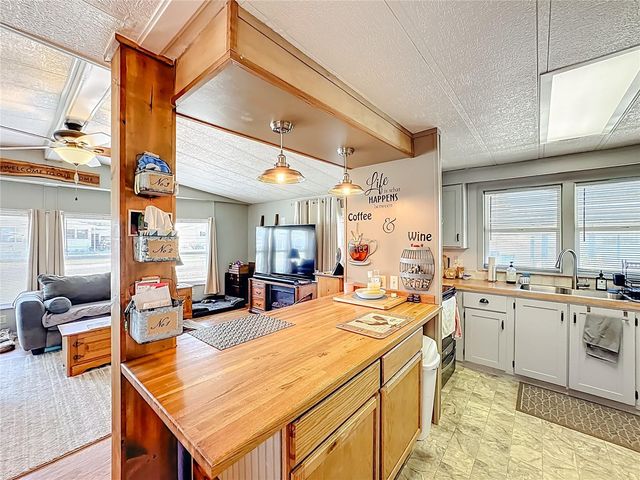 1437 MOHAWK CIRCLE, Tavares, FL 32778