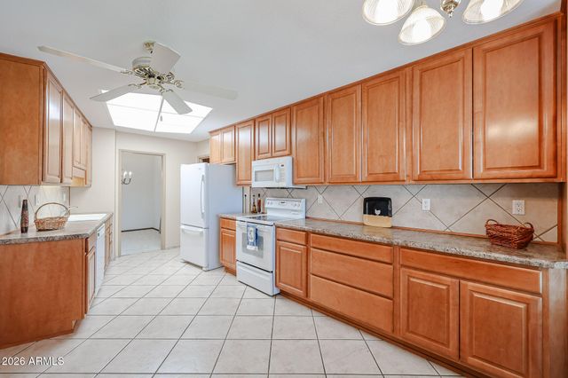 11009 W JACARANDA Drive, Sun City, AZ 85373