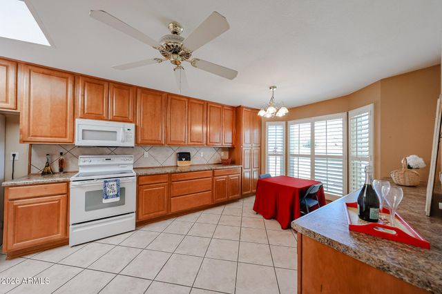 11009 W JACARANDA Drive, Sun City, AZ 85373