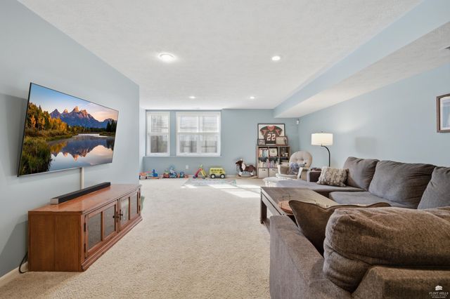 8635 Talon Drive, Manhattan, KS 66502