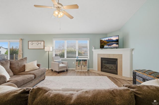 8635 Talon Drive, Manhattan, KS 66502