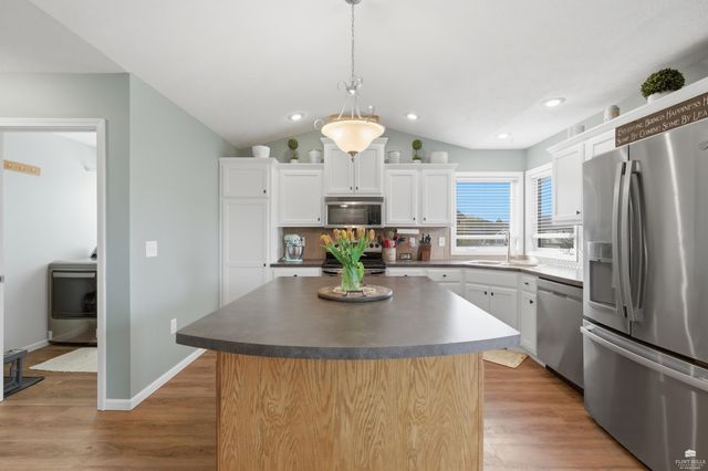 8635 Talon Drive, Manhattan, KS 66502