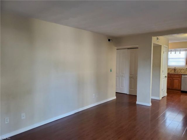 1518 Chela Ave Apt B1, Norfolk, VA 23503
