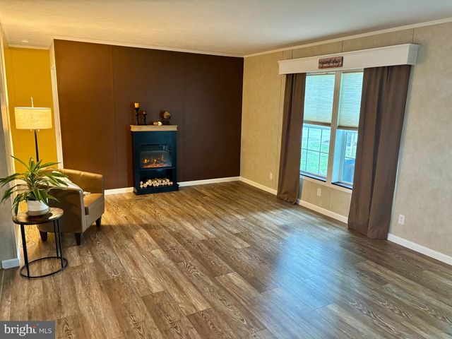 87 MOBILE DR, Thomasville, PA 17364