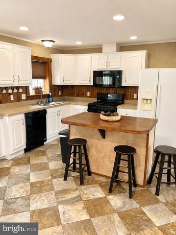 87 MOBILE DR, Thomasville, PA 17364