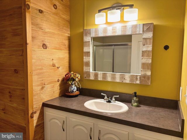 87 MOBILE DR, Thomasville, PA 17364