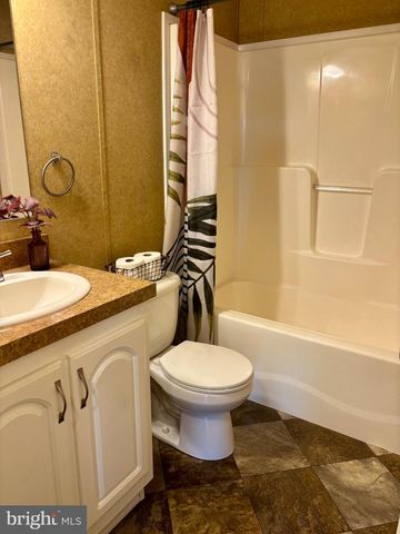 87 MOBILE DR, Thomasville, PA 17364