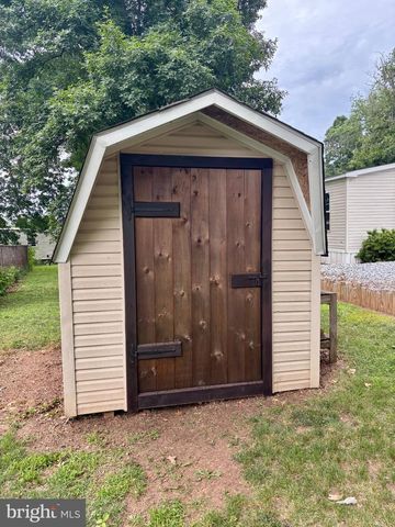 87 MOBILE DR, Thomasville, PA 17364