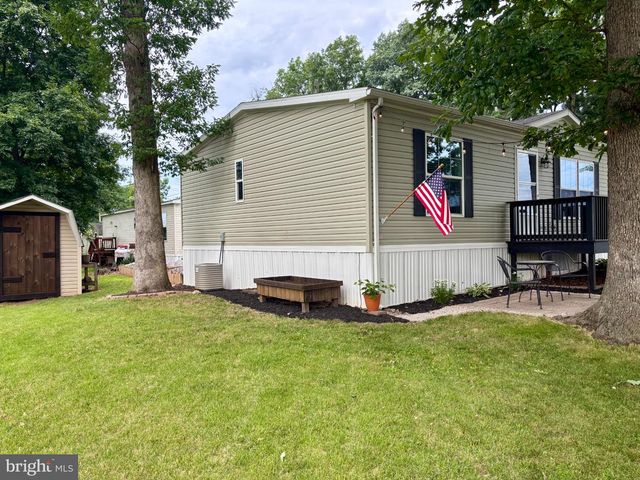 87 MOBILE DR, Thomasville, PA 17364