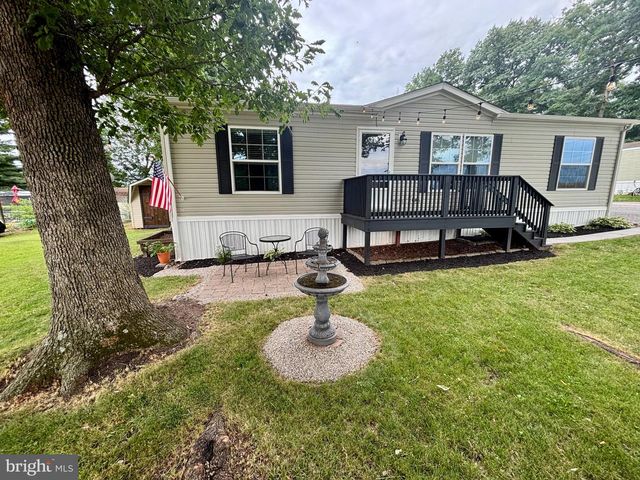 87 MOBILE DR, Thomasville, PA 17364
