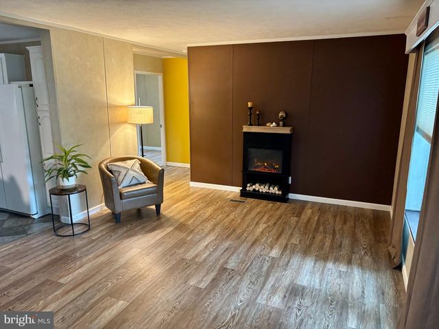 87 MOBILE DR, Thomasville, PA 17364