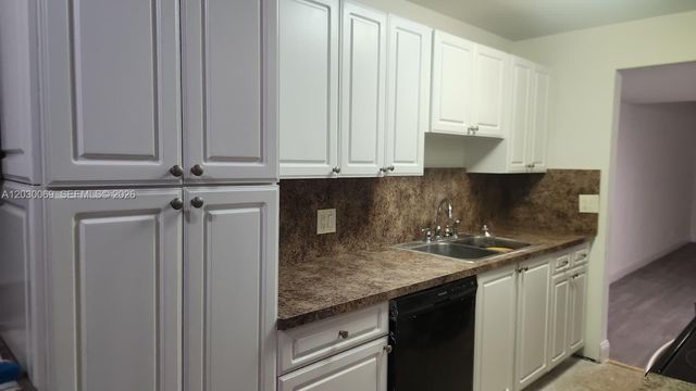 1817 NW 58th Avenue 22, Lauderhill, FL 33313