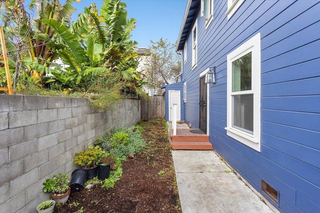 3029 Chestnut St, Oakland, CA 94608