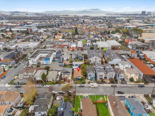 3029 Chestnut St, Oakland, CA 94608