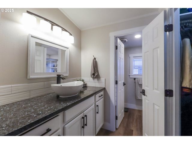 620 E 2ND St, Yamhill, OR 97148