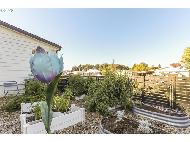 620 E 2ND St, Yamhill, OR 97148