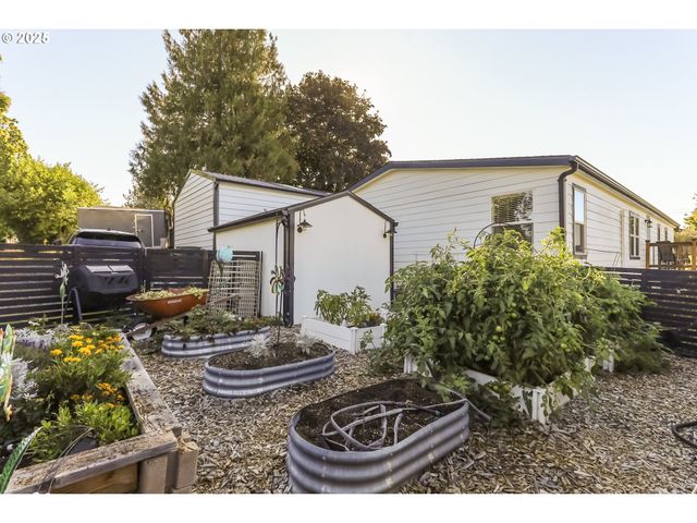 620 E 2ND St, Yamhill, OR 97148