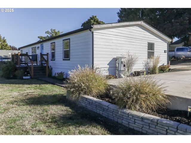 620 E 2ND St, Yamhill, OR 97148