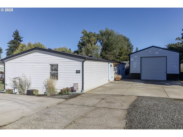 620 E 2ND St, Yamhill, OR 97148