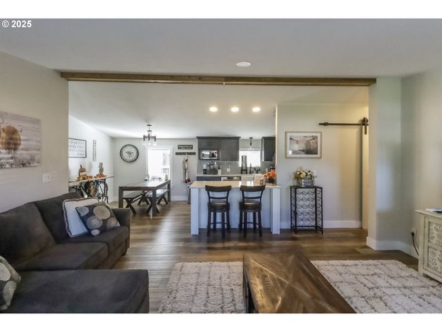 620 E 2ND St, Yamhill, OR 97148