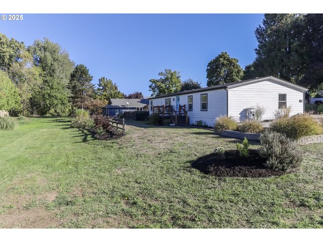 620 E 2ND St, Yamhill, OR 97148