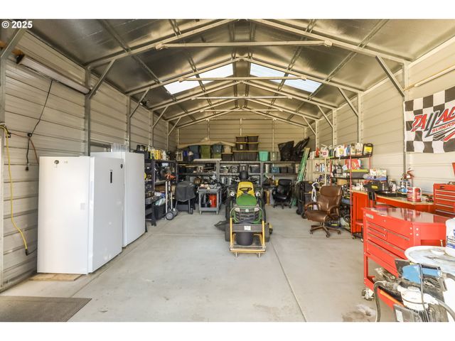 620 E 2ND St, Yamhill, OR 97148