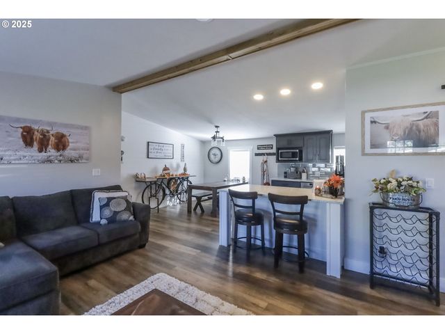 620 E 2ND St, Yamhill, OR 97148