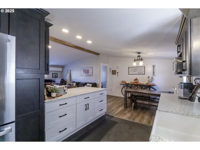 620 E 2ND St, Yamhill, OR 97148