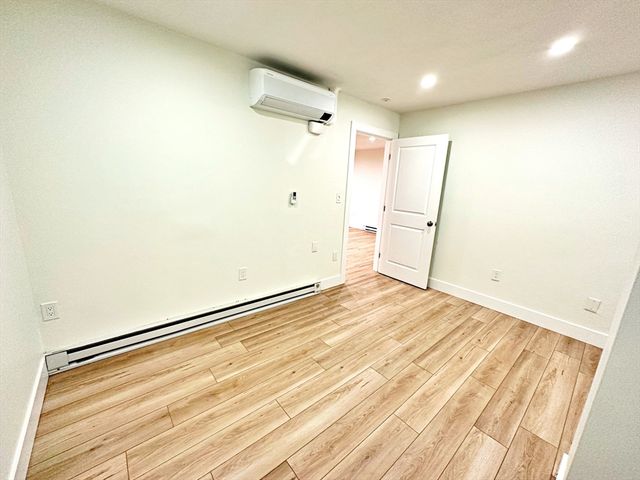 128 Webster St A, Boston, MA 02128