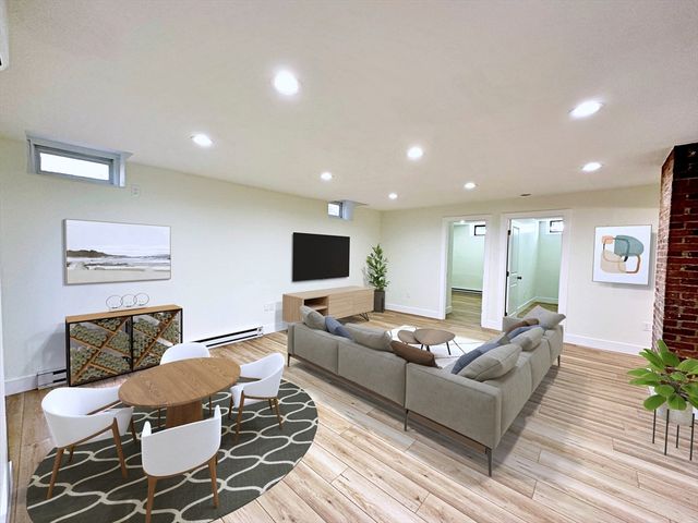 128 Webster St A, Boston, MA 02128