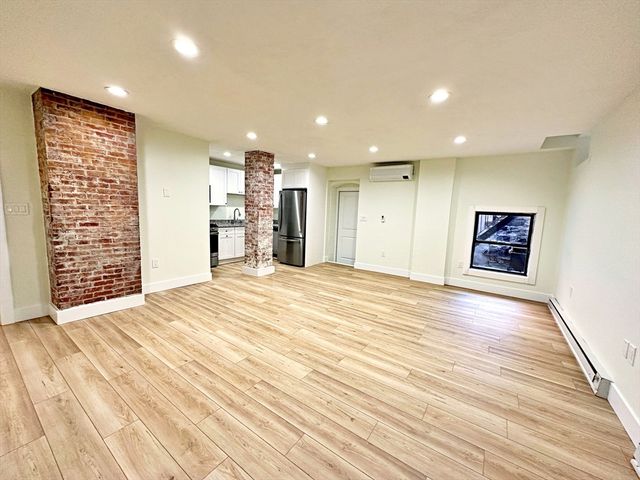 128 Webster St A, Boston, MA 02128